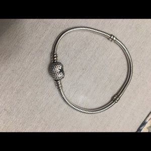 7 inch pandora bracelet with diamond heart clasp.